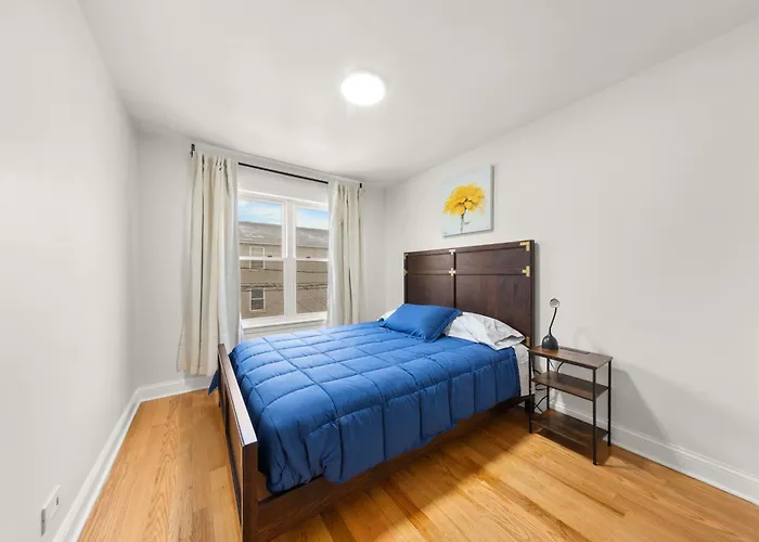Ferienhaus Perfect Location Across From Park & Train Station *